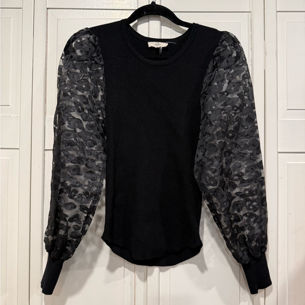 Entro size small like new condition - Picture 2 of 4